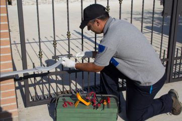 Fix a fence gate